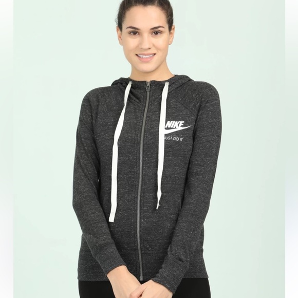 Nike jacket - Picture 1 of 3